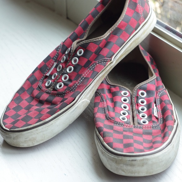 vans red and black checkered